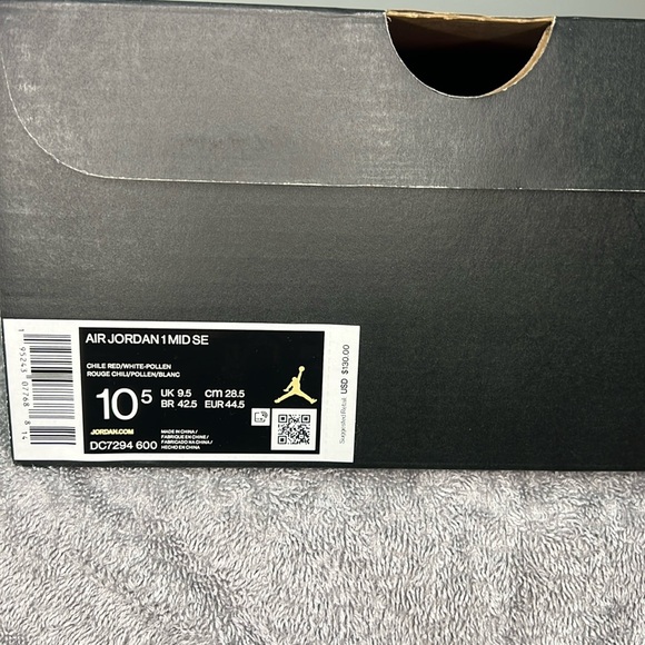 Air Jordan 1 Mid SE Men’s Size 10.5 - Picture 2 of 6